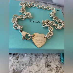 Tiffany Choker